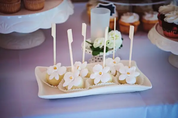 Sweet Little Things by Sarah — bake #16